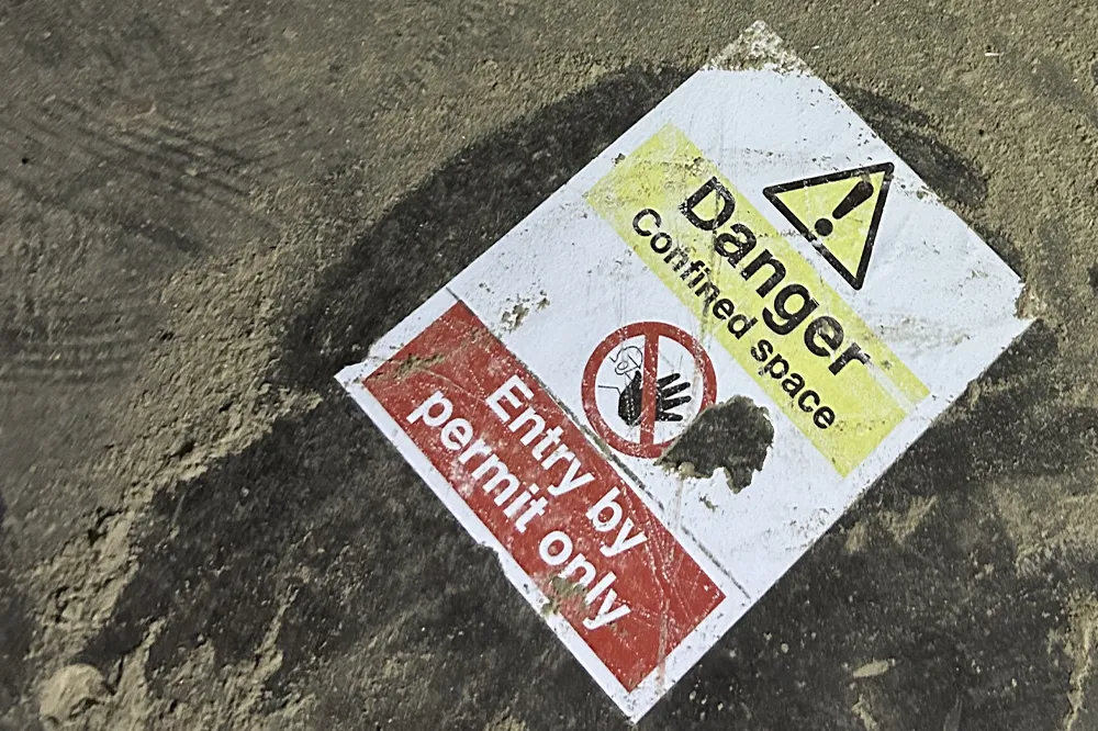 Evolve-Rope-Access_Confined-Space-Cleaning-Dust-Removal_Image-04