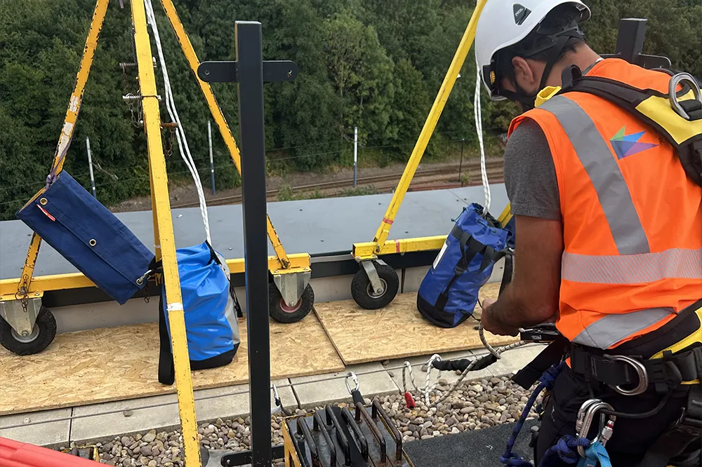 Evolve-Rope-Access_Curtain-wall-leak-detection-rectification_Image-01